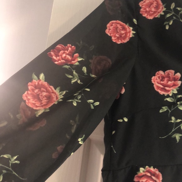 Floral blouse - Picture 3 of 4